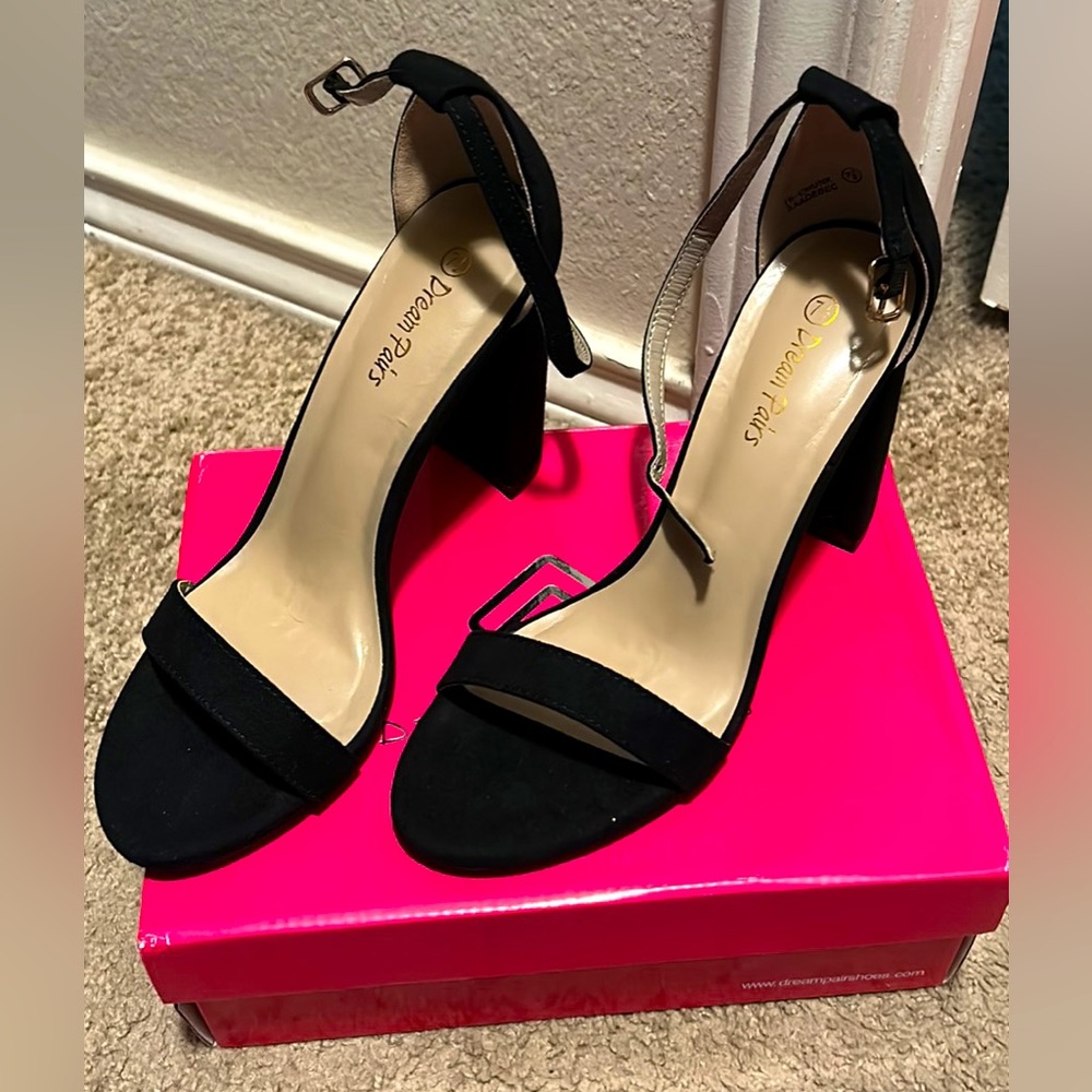 High heel pumps